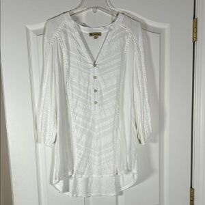 Democracy White Textured Blouse size XL